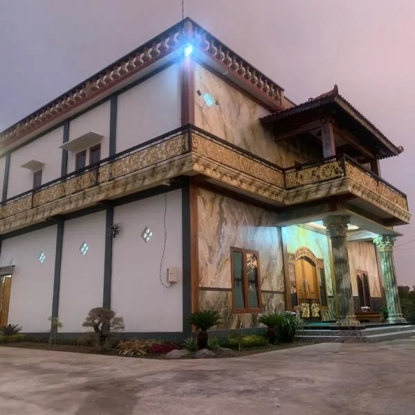 Homestay NGREMBOKO SOYO OMBO, hotel in Munduk
