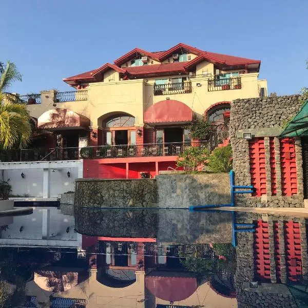 Tahanan Lakeview Hotel, hotel in San Pablo