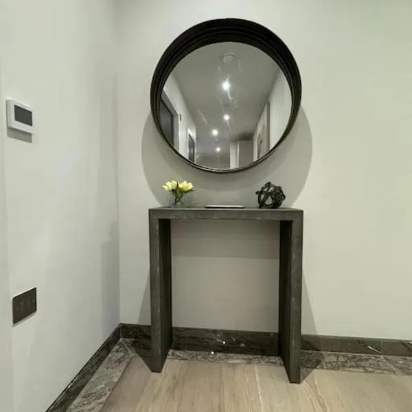Luxurious Studio - Central Prime Reading Location- CHRL F18, hotel in Reading