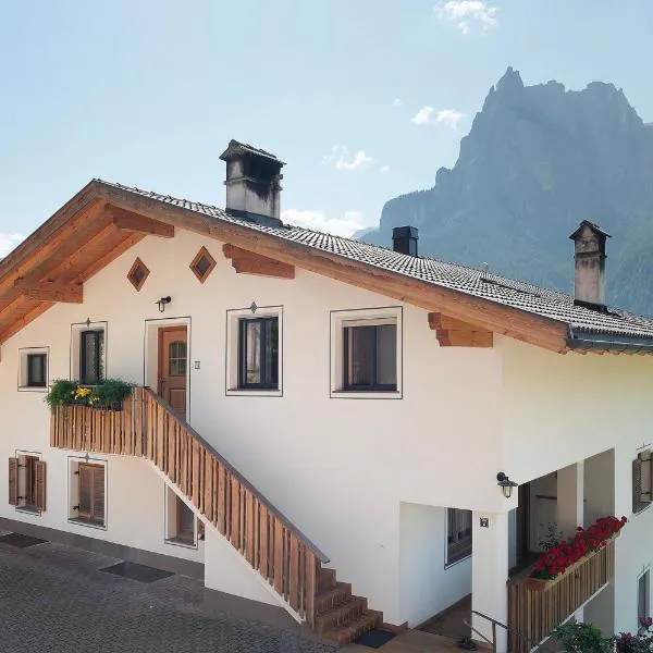 Thusnelda Apartment D, hotel v destinaci Siusi