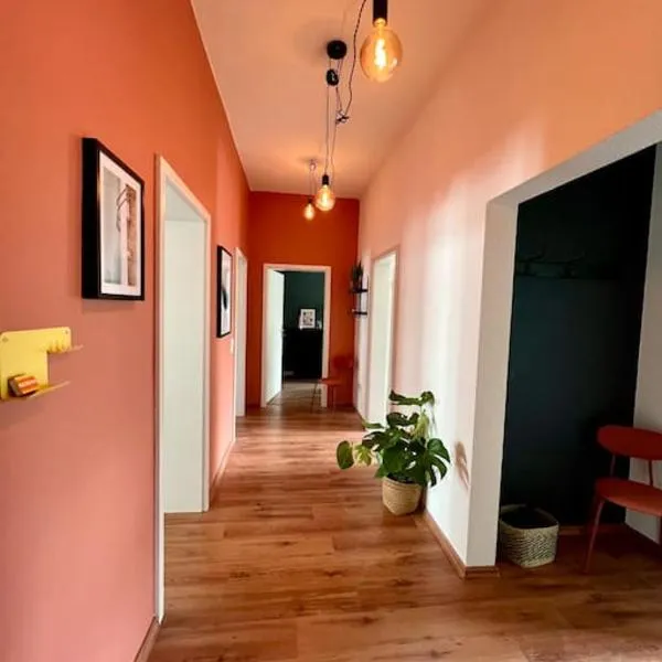 Atelier Noé - Kunstvoll Wohnen - Wunderbares Frühstück möglich - Ruhig und nah am Zentrum -, hotel in Chemnitz