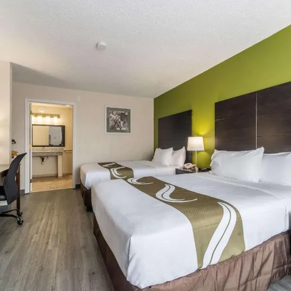 Quality Inn & Suites Vandalia near I-70 and Hwy 51, hotel in Vandalia