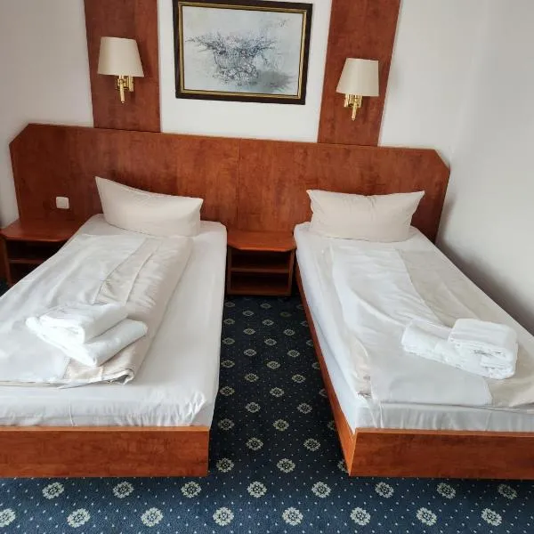 Hotel Hoyers 24h Check-in,Pinneberg, Free Parking and WiFi, hotel en Prisdorf