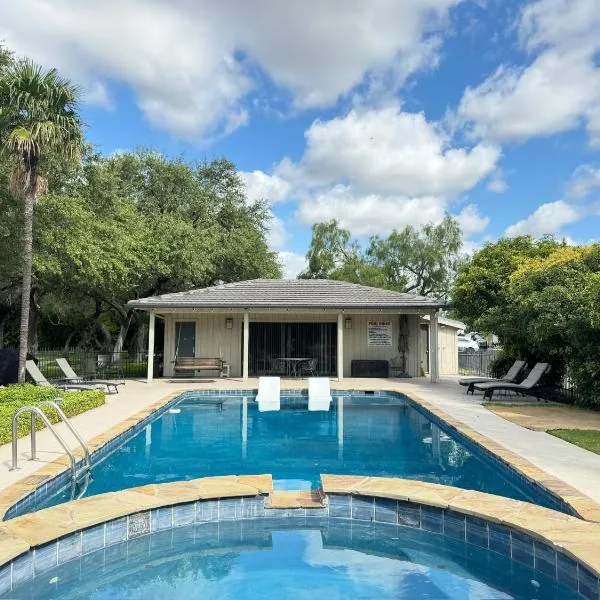 Live Oaks Bed and Breakfast, hotel u gradu Juvaldi