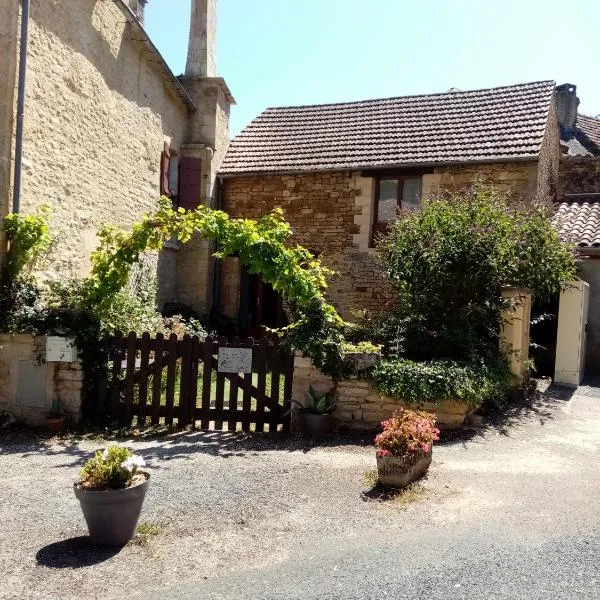 Au Tilleul – hotel w mieście Archignac