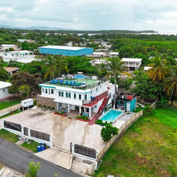 Faro Escondido Pool & Jacuzzi Ocean View by BioBay, hotel v destinaci Fajardo