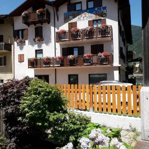 Casa Salvaterra Affittacamere, hotel a Pinzolo