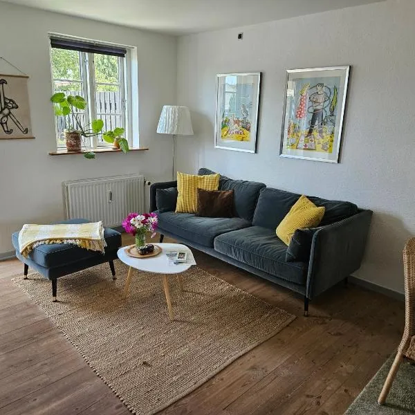 Lejlighed A med dejlig gårdhave på Thurø Kæledyr er IKKE gratis og skal tilføjes, hotel v destinaci Svendborg