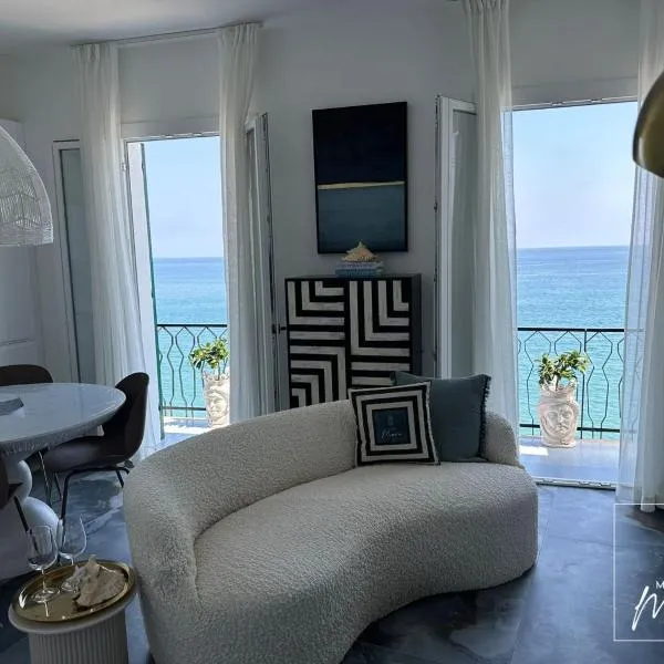 "Maison Mare" Fronte Spiaggia, hotel v destinácii Ceriale