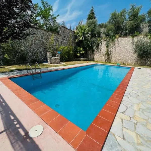 Private Hillside Villa near TEG Full Privacy, ξενοδοχείο στα Τίρανα