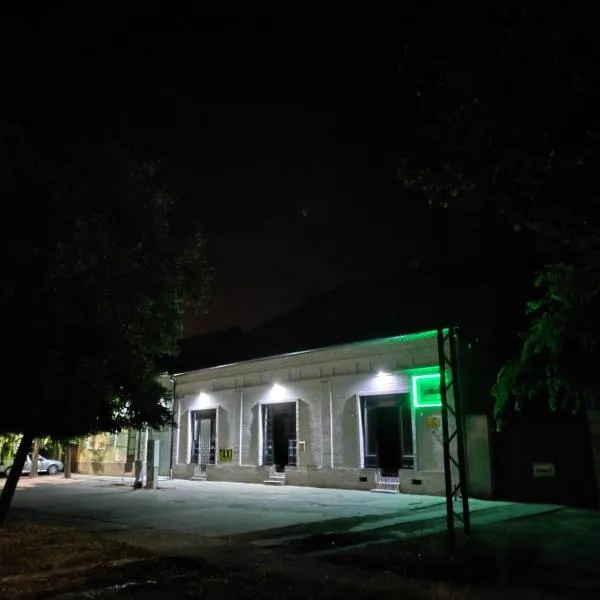 Hostel Horgos Centar, hotel v mestu Horgoš