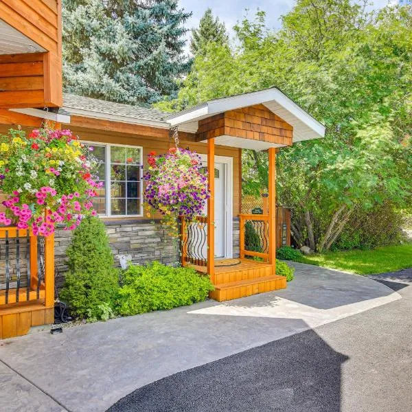 Homey Pet-Friendly Libby Cottage w/ Yard by Creek!, hotel sa White Haven
