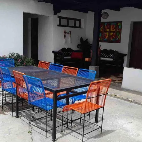T2-House 10 guests 3 blocks away from central park, hotel en Antigua Guatemala