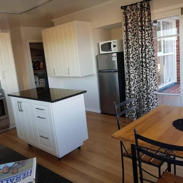 Handy Location - 3brd home!, hotel v destinaci Timaru