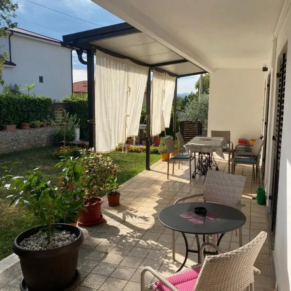 Apartment in Kostrena quiet place near the beaches, hotel di Kostrena