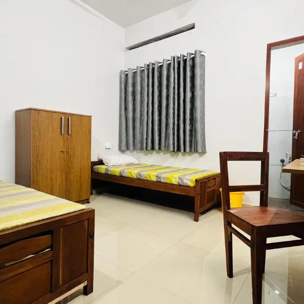 Salwa mens Hostel, hotel di Olakara
