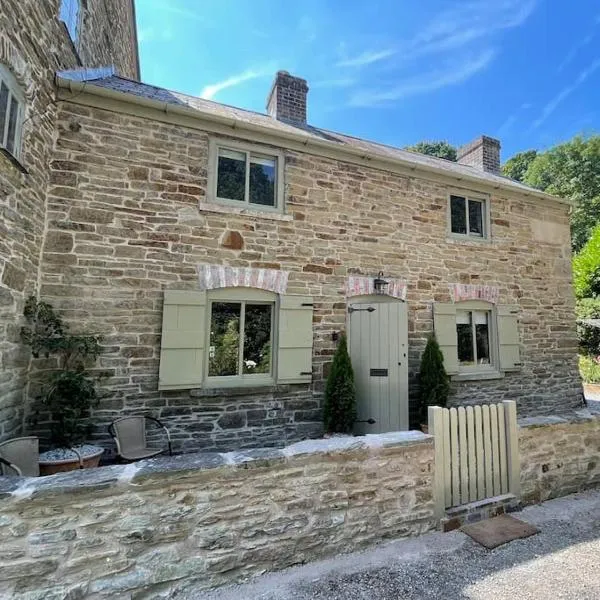 Former Corn Mill Cottage on the North Wales coast, hotel em Talacre