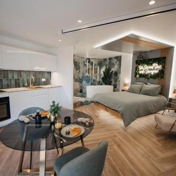 Love & Sunsets Suite – hotel w mieście Sausset-les-Pins