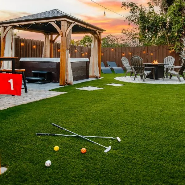 Brick Enclave with Mini Golf & SPA, 5mins to beach, hotel in Naples
