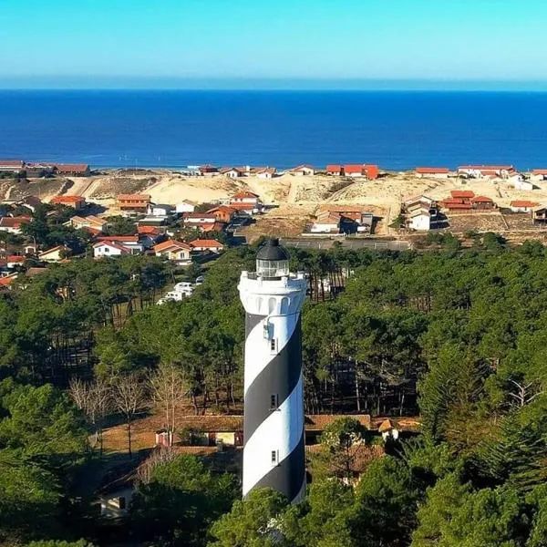 Mobilhome 6 8 pers Les Dunes de Contis, hotel in Saint-Julien-en-Born