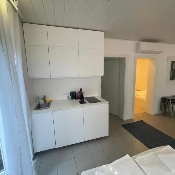 Storchencamp Gästehaus Purbach, hotel v destinaci Purbach am Neusiedlersee