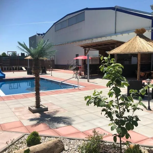 Relaxcentrum Mrkáček Lišov, hotel v destinaci Lišov