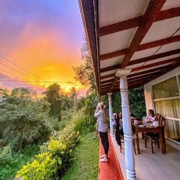 Rainforest River Edge, hotel in Deniyaya