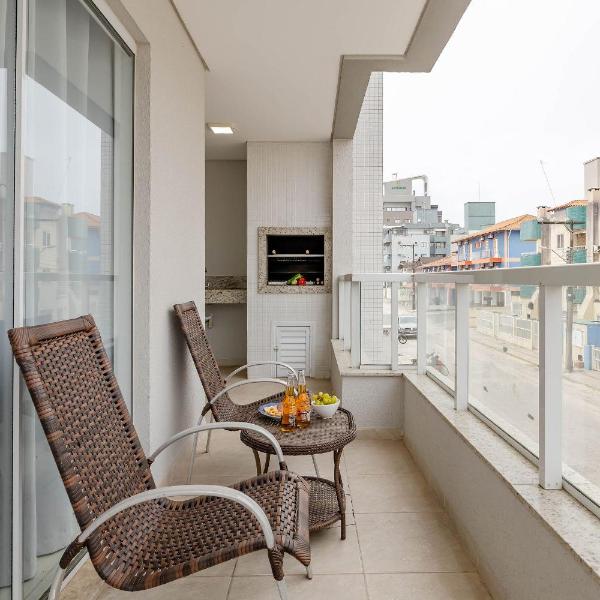 Excelente Apartamento a 240m da Praia de Bombas