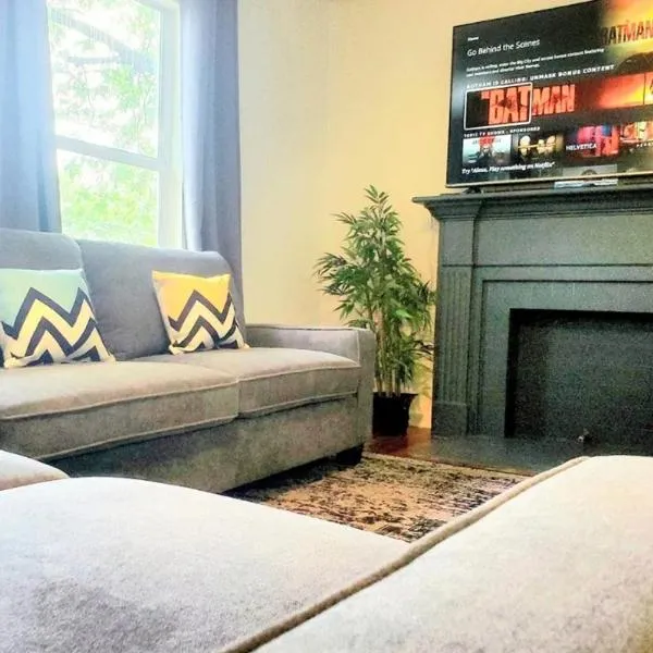 Comfortable Home Near Downtown & AT&T Center, hotelli kohteessa San Antonio