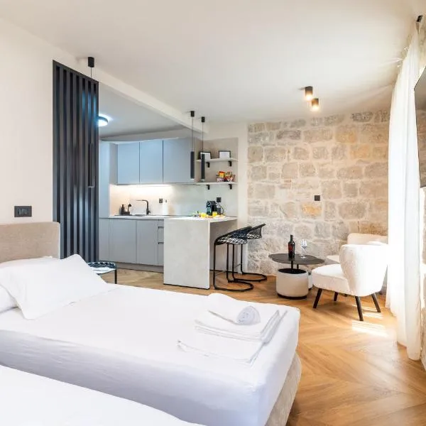 Apartment Centre In Stone House, hotel en Split