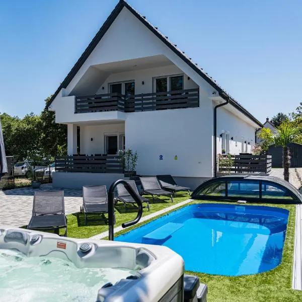 Balatonic Lime apartmanház, hotel v Siofoku