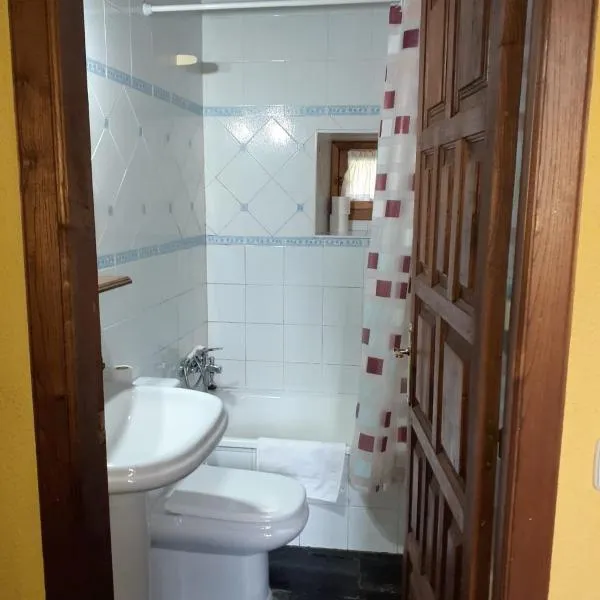 Casa del OSO2, hotel in Pola de Somiedo