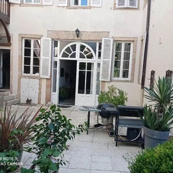 Les Pampilles, hotel v destinaci Saint-Jean-de-Losne