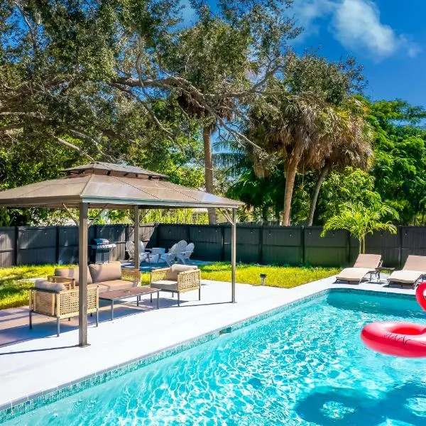 When in Naples!!! Pool Villa-Attached, 3 miles to the Beach, hotel v destinaci Naples