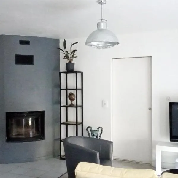 Maison avec terrasse – hotel w mieście Fesches-le-Châtel