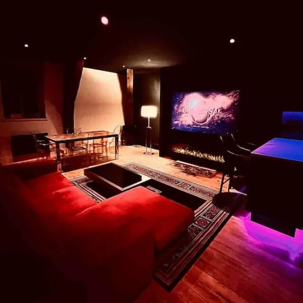 La Suite Impériale I Château proche de Dijon, hotel em Marliens