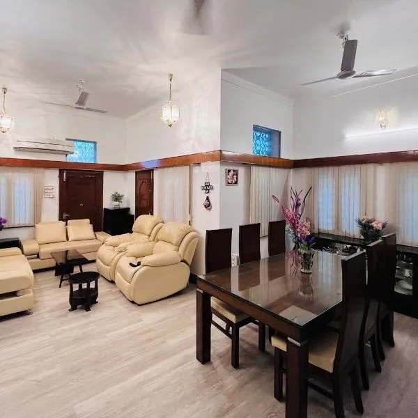 Aha Luxury Stay - 3BHK Villa with Garden & Parking, hotel v destinaci Udajpur