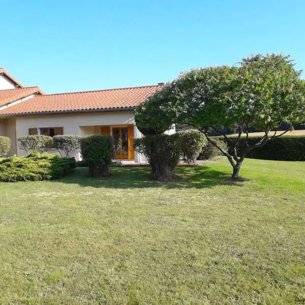 Maison au calme dans la verdure, hotel in Raucoules