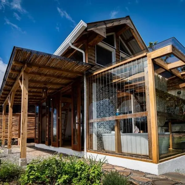 Casita Acantilado - Timber Frame Tiny House, hotel v mestu Monteverde Costa Rica
