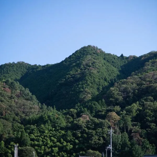 旅館依山盡イサンジン, hotel v destinaci Maniwa