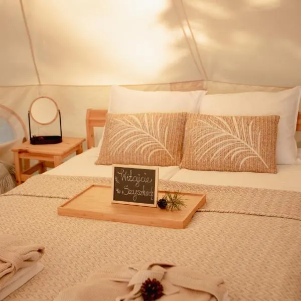 Szyszki z Lasu - Glamping, hôtel à Zwierzyniec