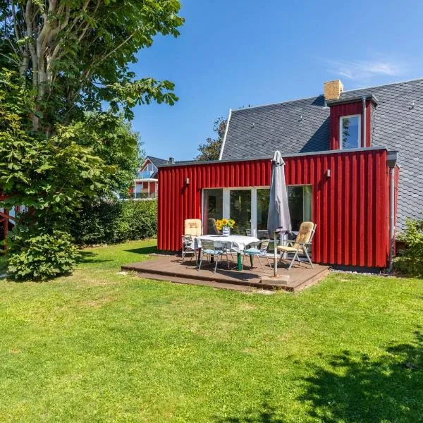 Finnhütte mit Kamin und Meerblick - Balkon, khách sạn ở Nienhagen