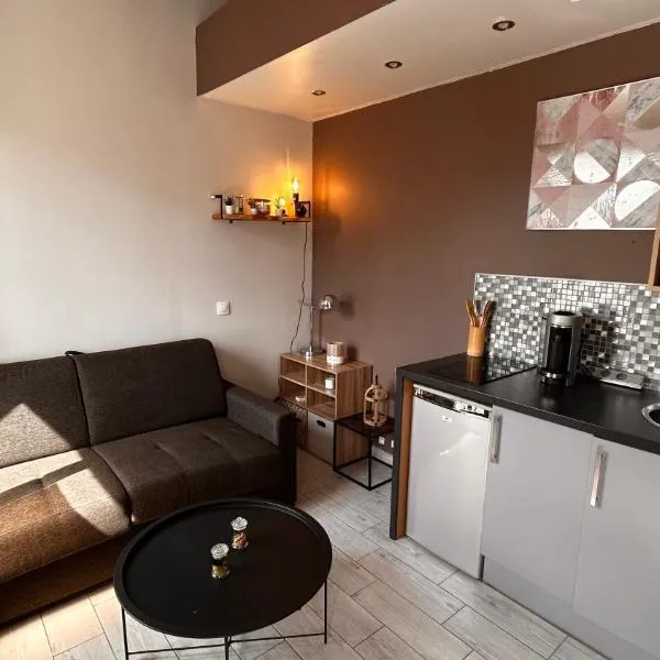 Mini studio et espace extérieur, hotel em Méry-sur-Oise