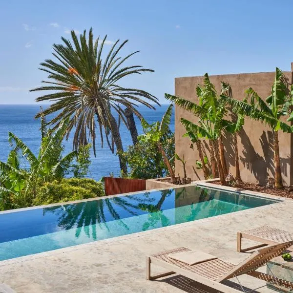 Pirate House Sea front Private Pool Garden Funchal – hotel w Funchal
