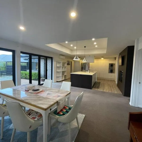 Spacious 4 Bed Family Home、クライストチャーチのホテル
