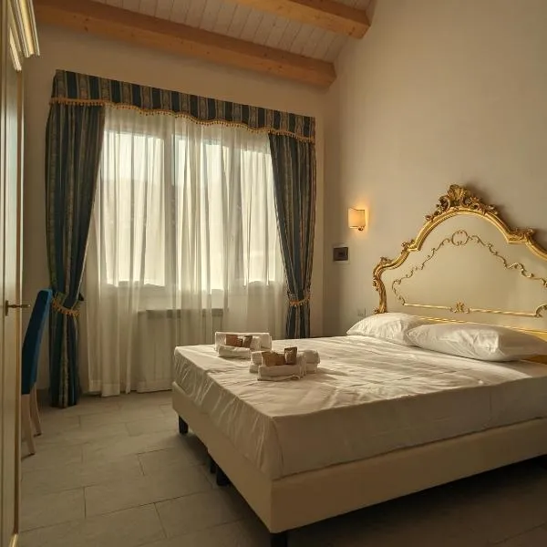 FloVe' Rooms Venice, hotel in Venice