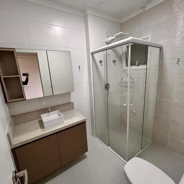 572 - Apartamento 2 dormitórios na praia de Bombas - Foto 3
