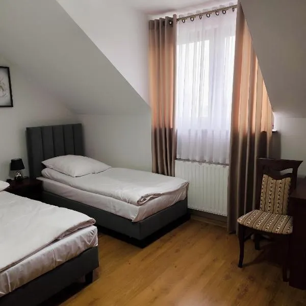 Pensjonat Bahama, hotel i Skorzeszyce