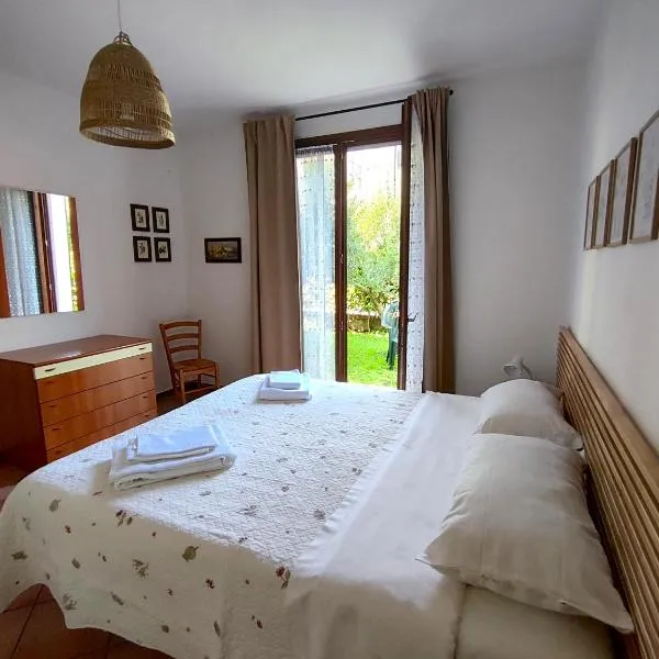 Casangelina - Luminoso bilocale a piano terra, hotel in Peschiera del Garda