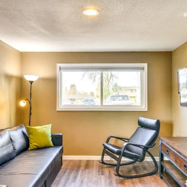 Estacada Home - Near Milo McIver State Park!, hotel in Estacada